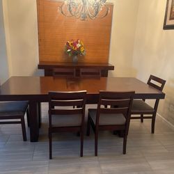 Dining Table Set