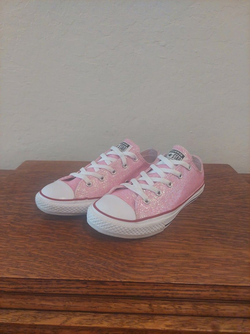 Converse All Star Chuck Taylor Fashion Sneakers
Kid's Size 3