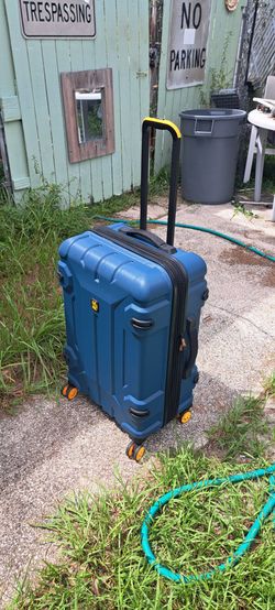 Suitcase hard case 27 inch. Brand new