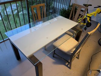 Kitchen glass table with 4 chairs