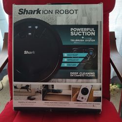 SHARK ION ROBOT RV754 NEW NEVER USED