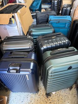 Mixed Lot of Hard and Soft Shell Luggage