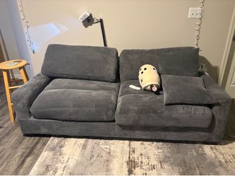 Grey Couch (Non-smoker & pet free)
