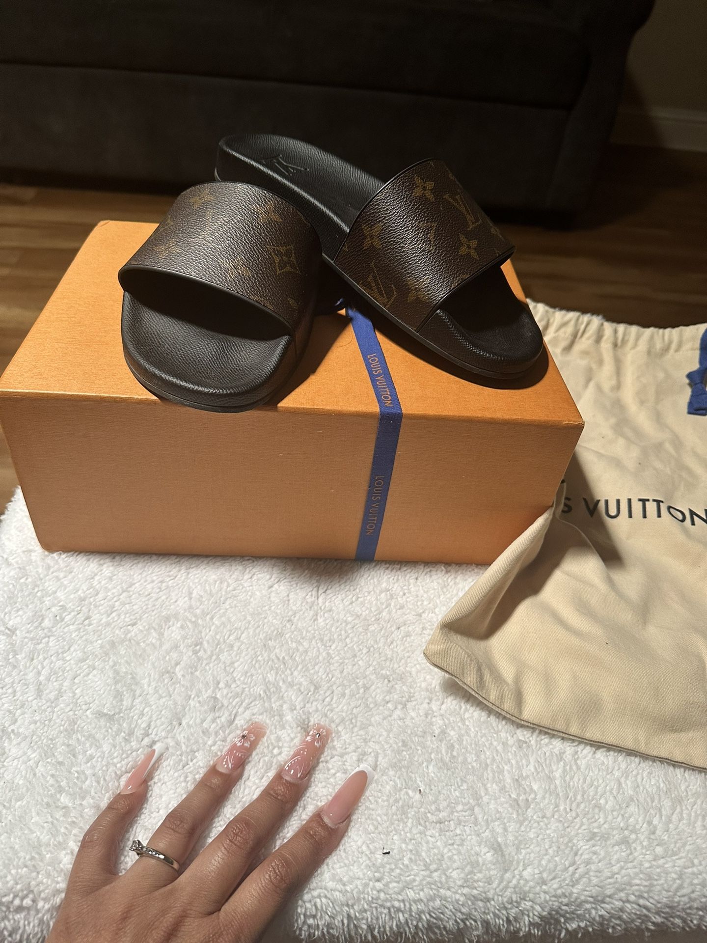 Louis Vuitton Men Slides