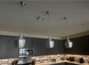 Light fixtures