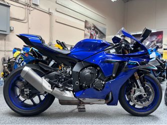 2025 Yamaha R1