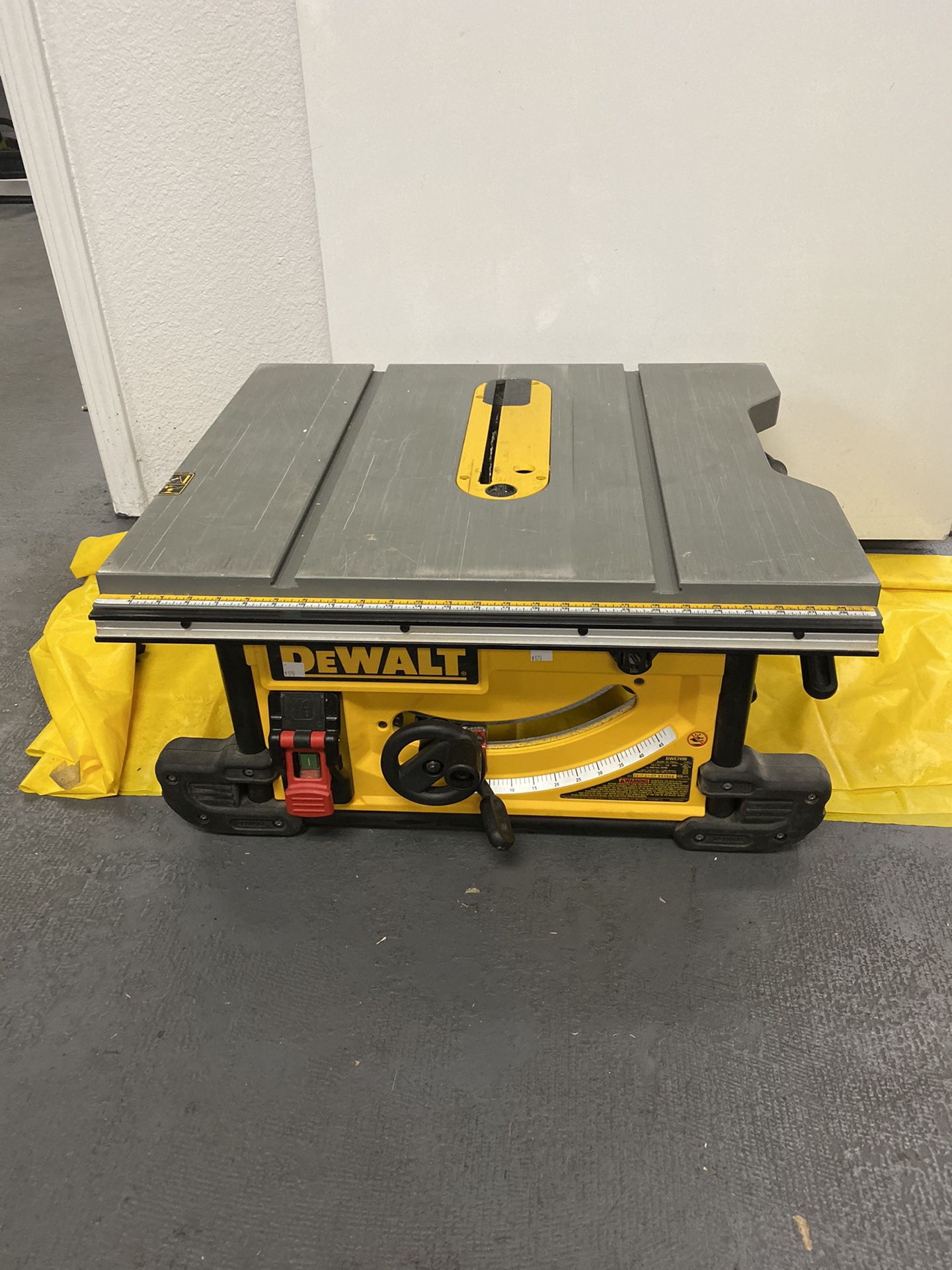 Dewalt Corded 10in. Table Saw (Accessories not included)
