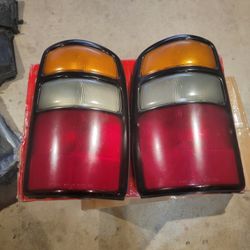 2004 Gmc Yukon Denali Oem Tail Lights,headlights,bumper Signals And Fan Clutch 