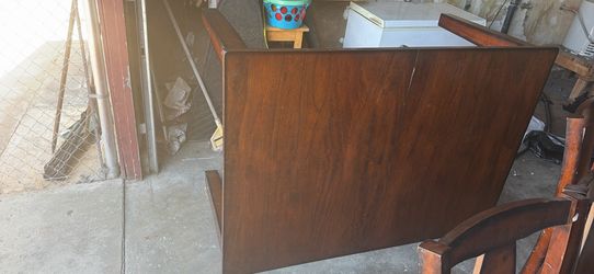 Dining room table and 6 chairs