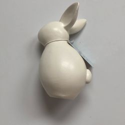 Cottonsale Polyresin Bunny