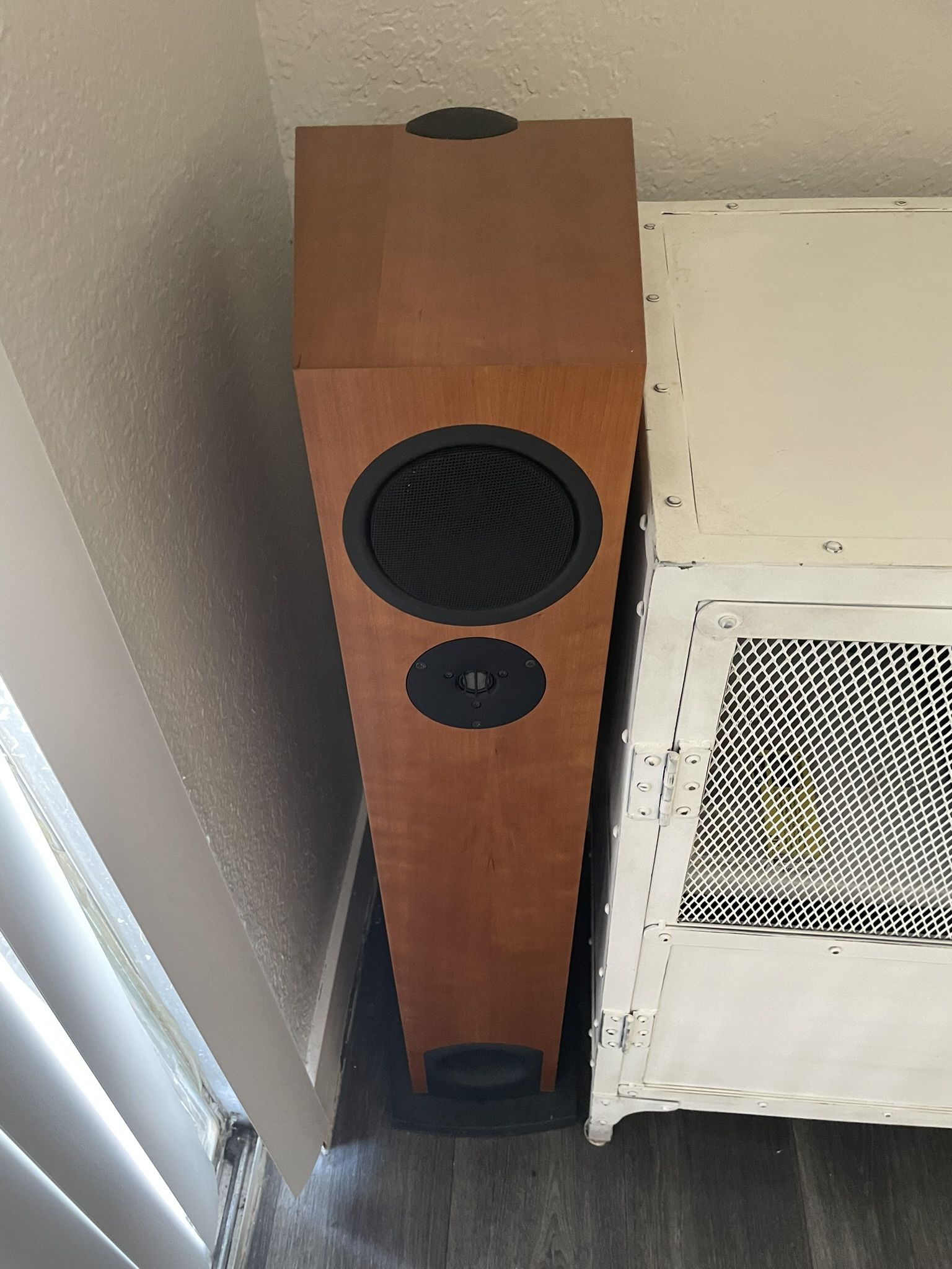av 5140 speakers and sounds system