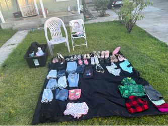 Kids selling clothes