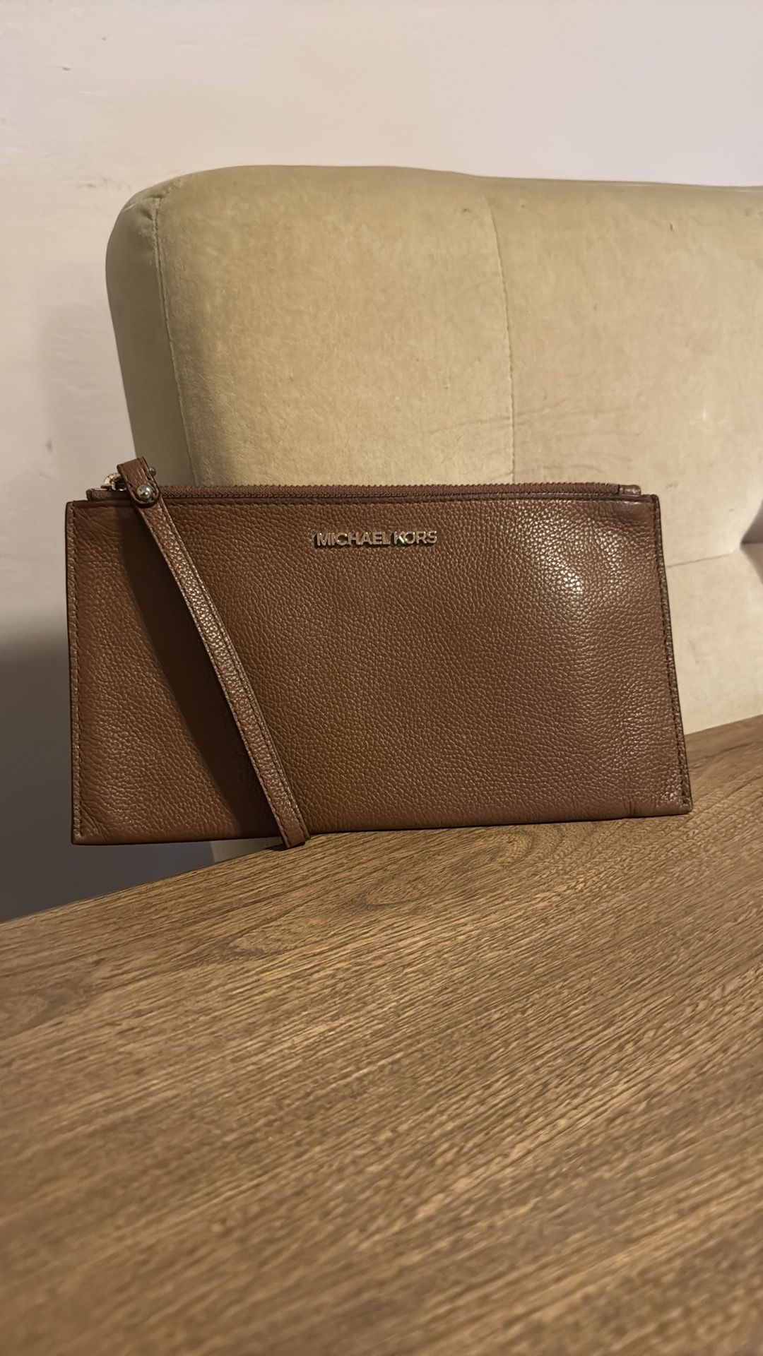 Micheal Kors Wristlet 