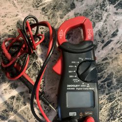 Digital Clamp Meter