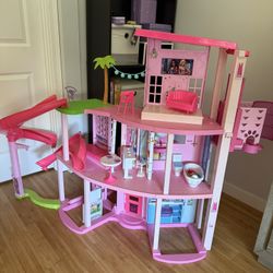 Barbie Dream House 