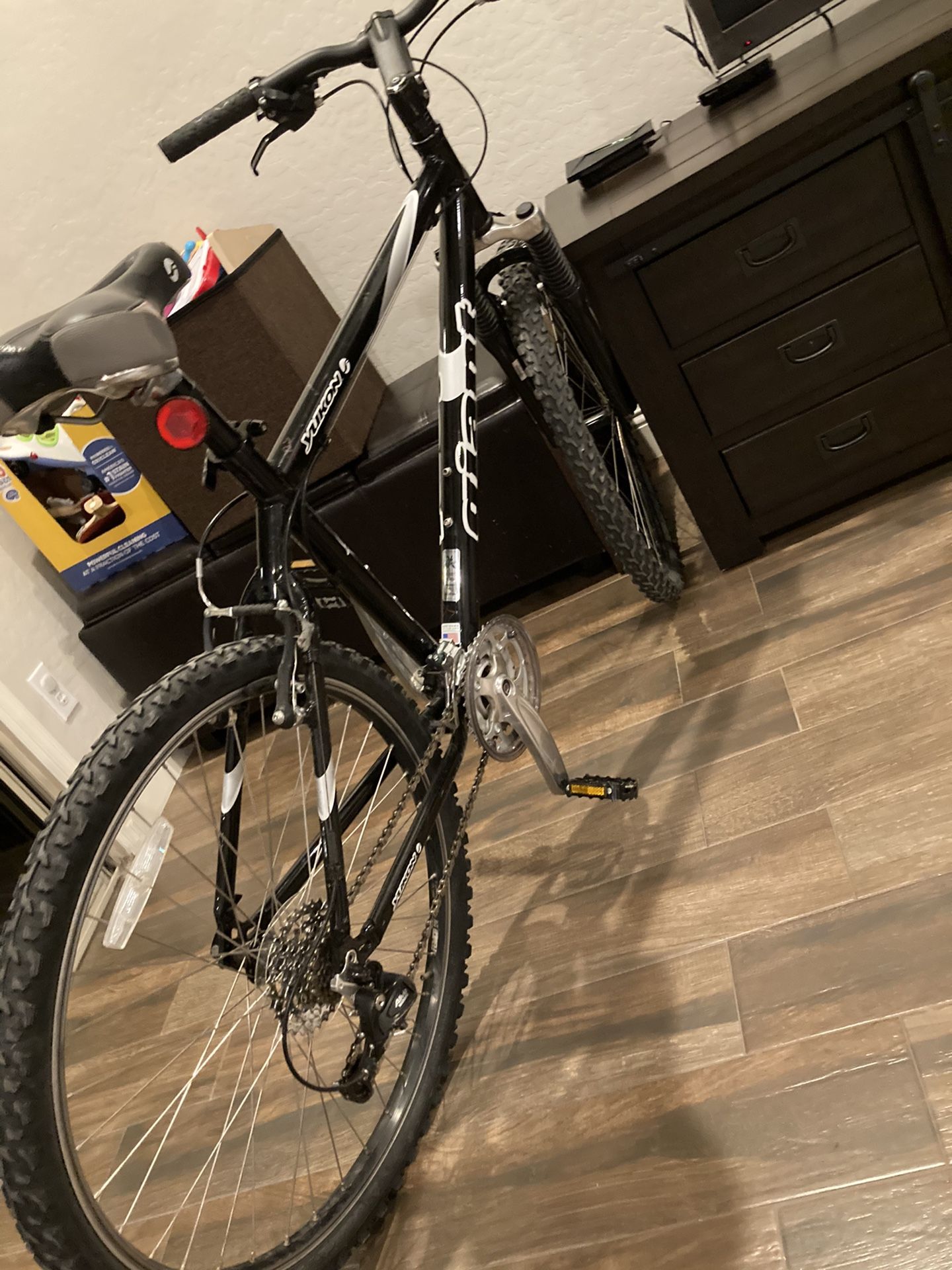 Yukon Giant 6061 Extra Light mountain bike