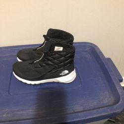 Northface And Bearpaw Combo 