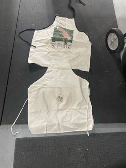 Vintage Apron Lot – Fishing & Embroidered Aprons