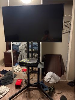 Toshiba tv + Xbox and games
