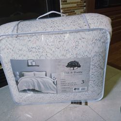 Brand New Cozy Oak & Prairie King Size Soft Chenille Comforter Set