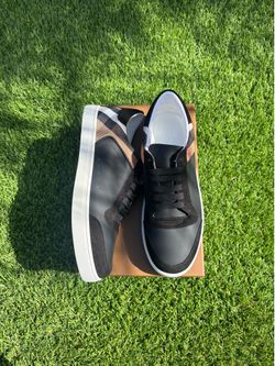 Burberry men’s Shoes size 11