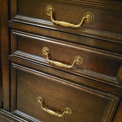 Dresser, Cabinet