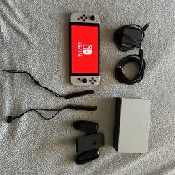 White Nintendo Switch 