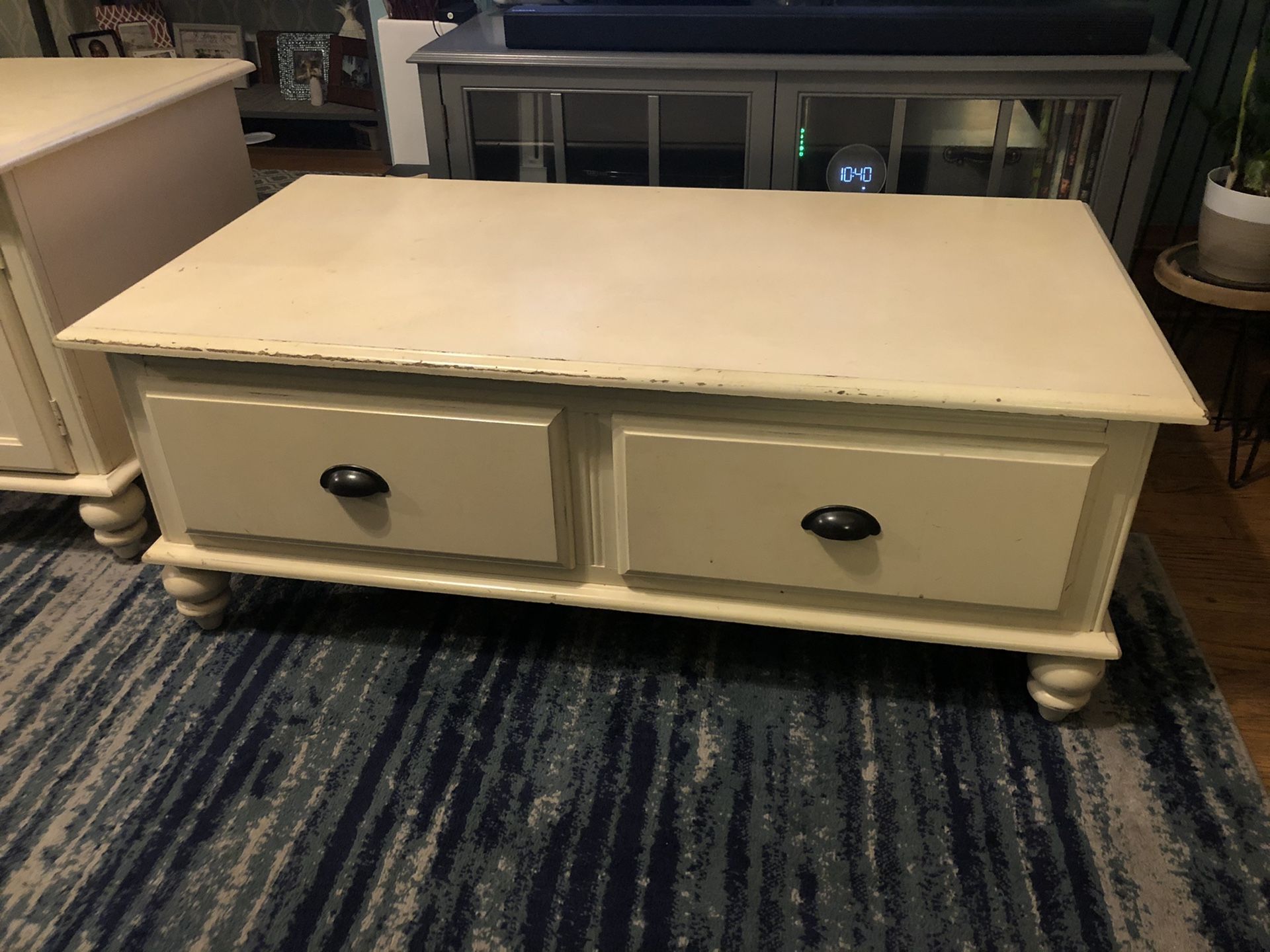 White coffee table and side table