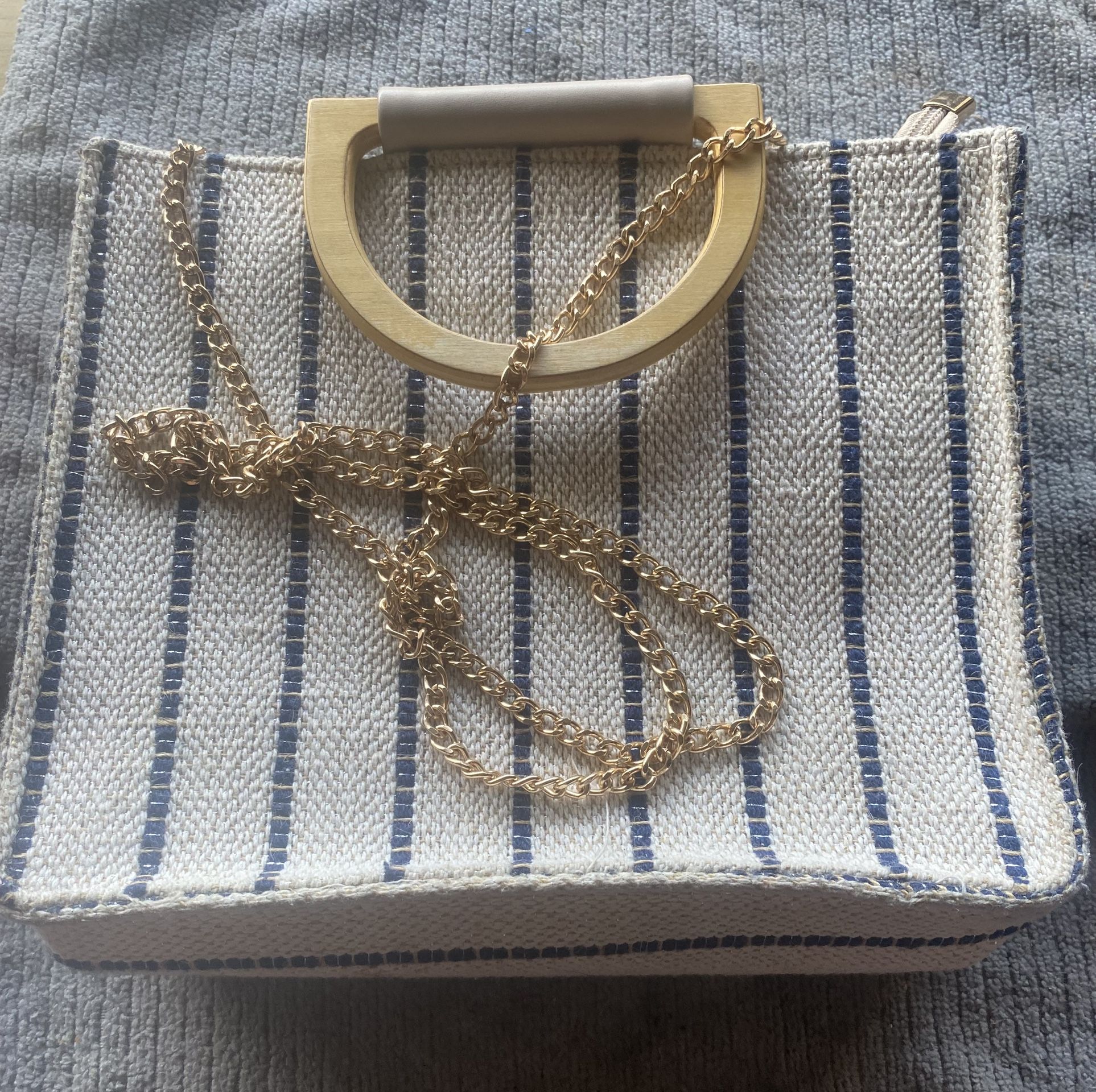 Small Tote Wood Handles And Gold Chain Shoulder Strap
