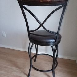 3 Short Barstools