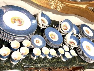 MADE IN ENGLAND DINNER SET