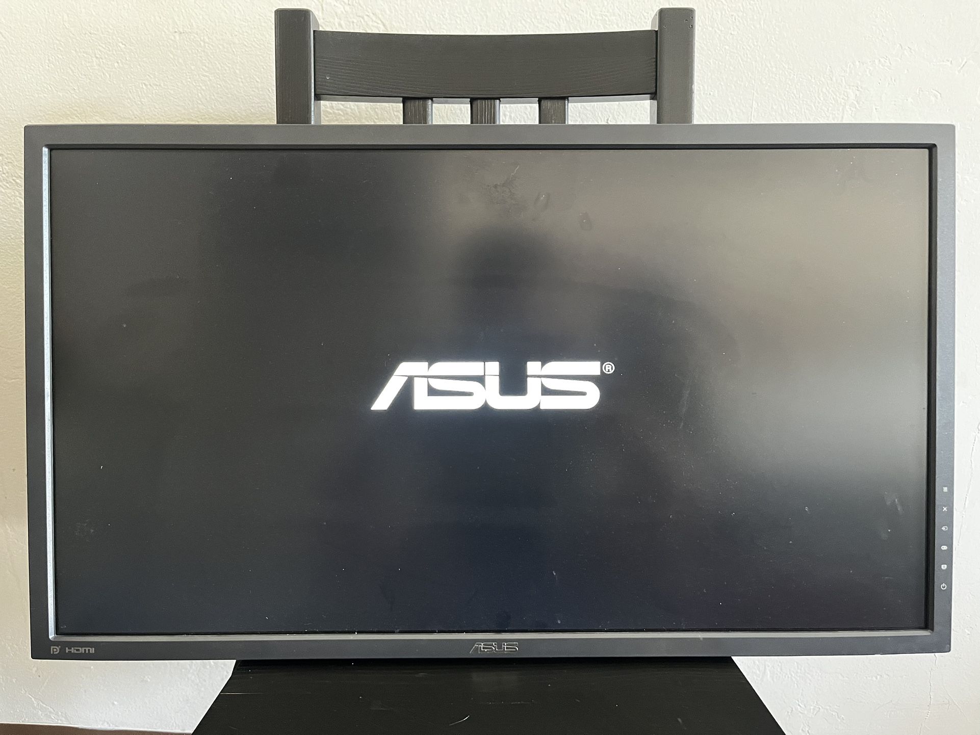 ASUS MG28UQ 28" LED 60Hz 4K 3840 x 2160 FreeSync UHD Monitor Black