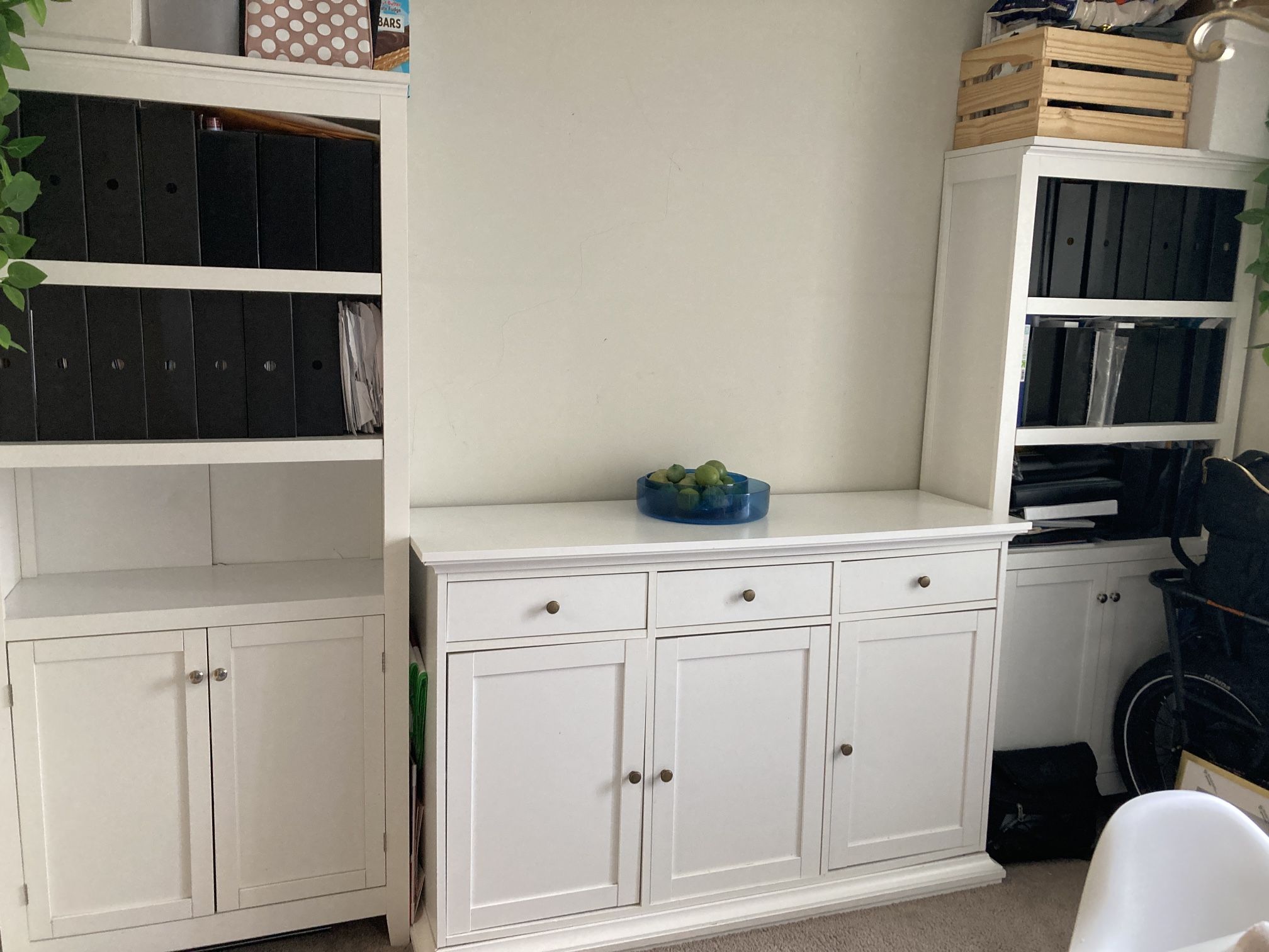 2 Storage Shelves And Buffet Table