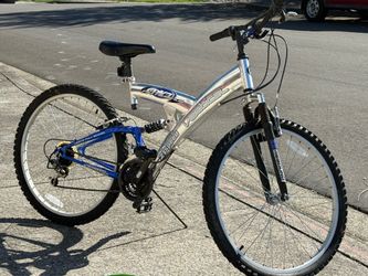Adult 21 speed mountain bike. 26” tires.