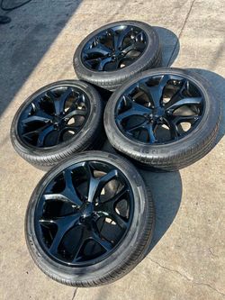 VENDO SET DE 4 RRINES DE 5 BIRLOS CON LLANTAS 245/45ZR20 WSTLAKE PARA DODGE CHARGER,CHRYSLER 300,CHARGER WHEELS