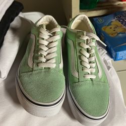 New Vans Size 7.0 In Women’s 5.5 Men’s $15