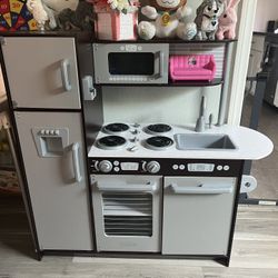 Toy Kitchen Great Condition $80