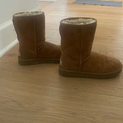 UGG