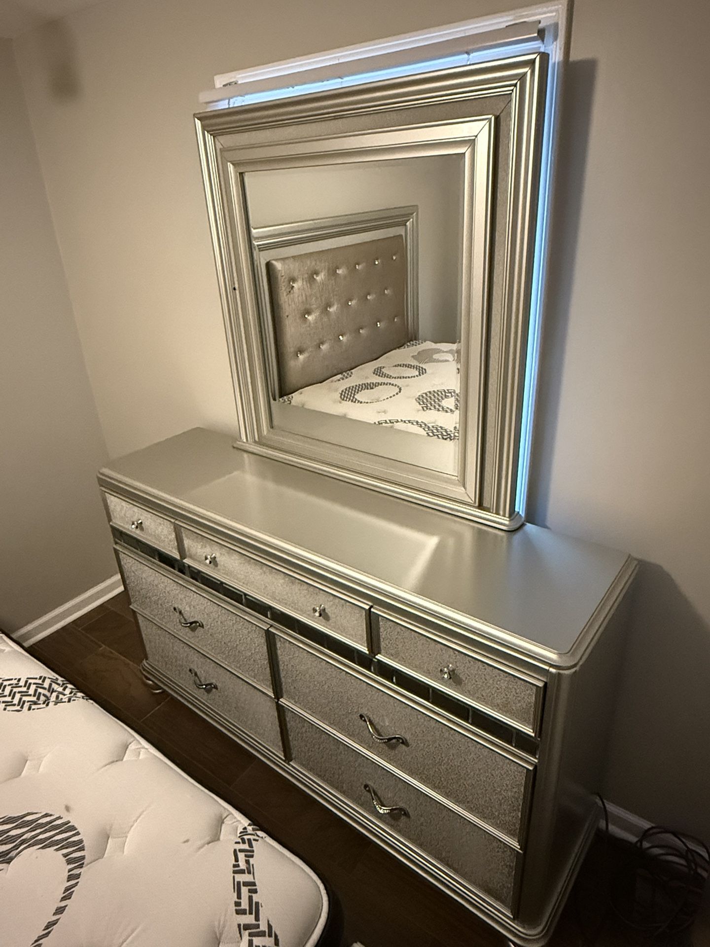 Bed Dresser And Mirror Set