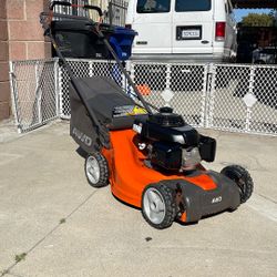 Husqvarna / Honda Self Propelled Lawn Mower
