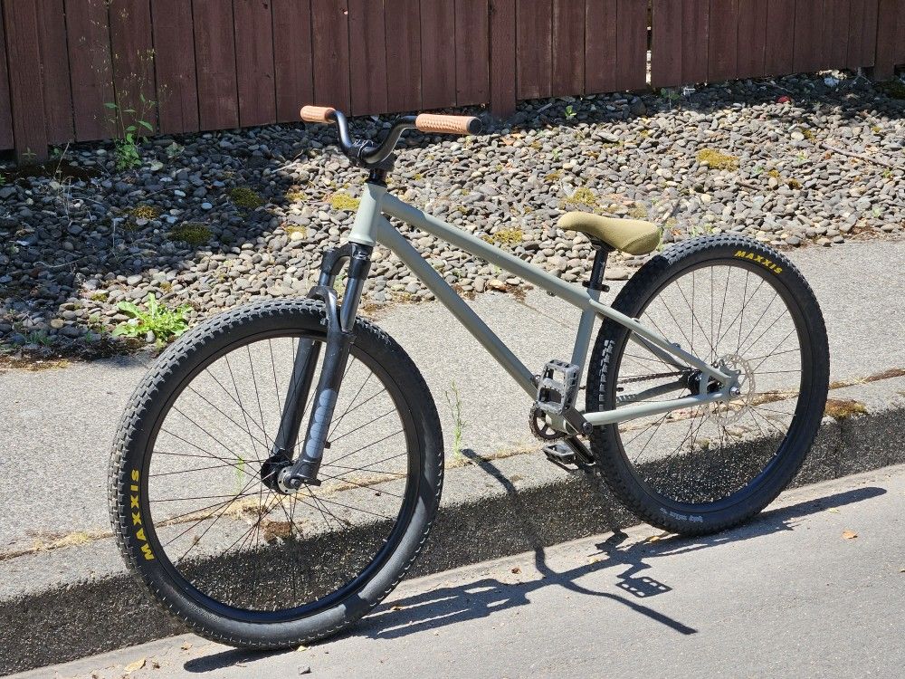 2021 Verde Radix 26" Dirt Jumper