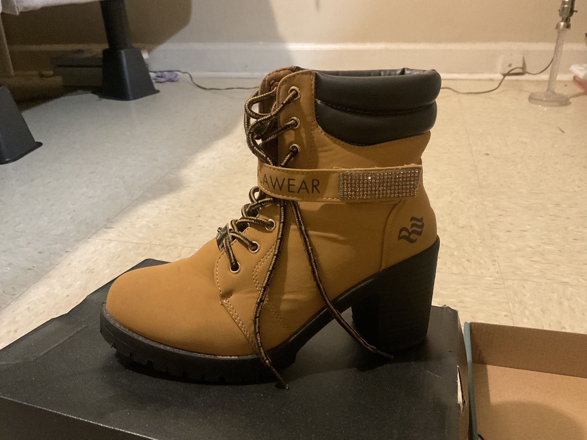 RocaWear ankle Boots