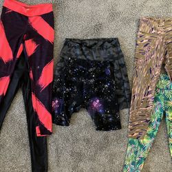 M/L Bundle Of Woman’s clothes 