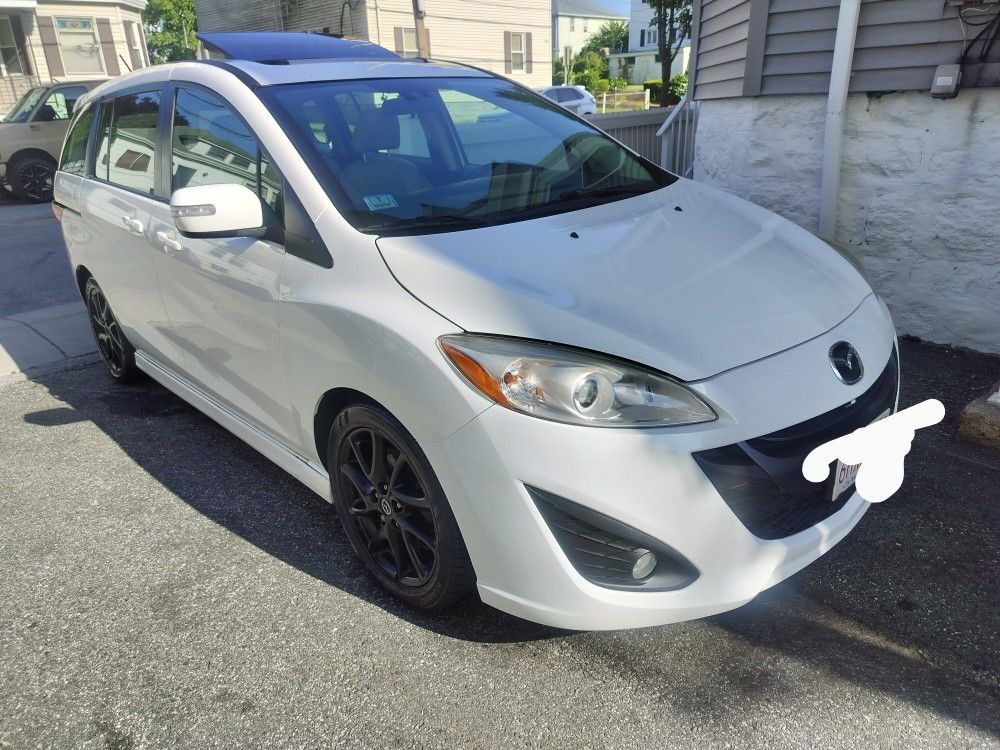 Gray On Gas 4Cylinder 2013 Mazda 5