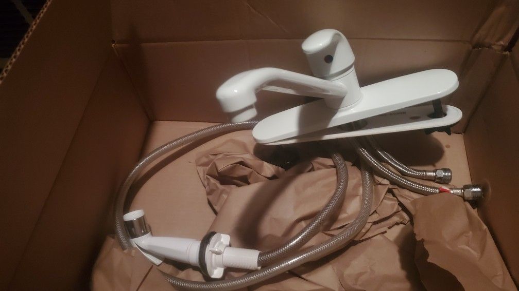 Rv Faucet With Sprayer