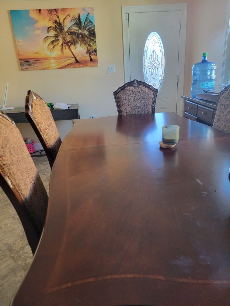 Dinning Room For $550