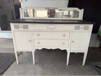 FREE buffet table