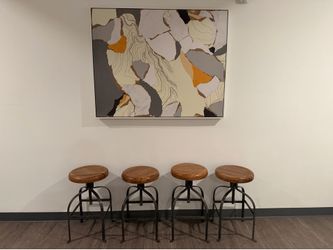 Beautiful solid wood set of 4 bar stools! Very sturdy ! Adjustable height!