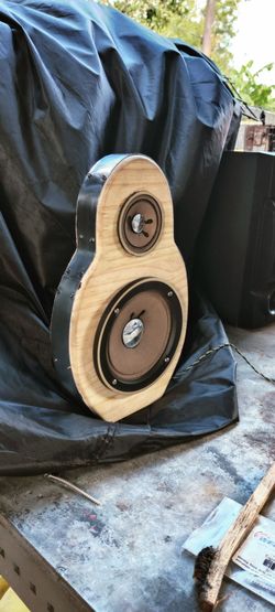 Midrange & tweeter from a vintage threeway pioneer speaker system it will make ears bleed very loud 30$