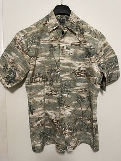 Men St. John’s Bay short sleeve Hawaiian shirt camo look palm trees sand size L
